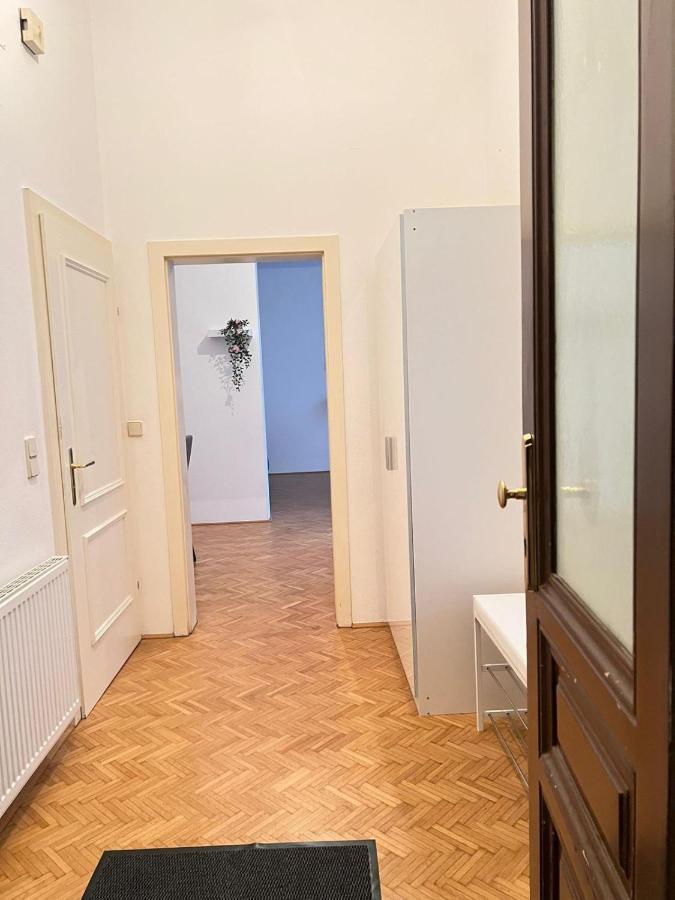 Alpa 2 Zimmer Wohnung In Wien Rochusmarkt Exterior foto